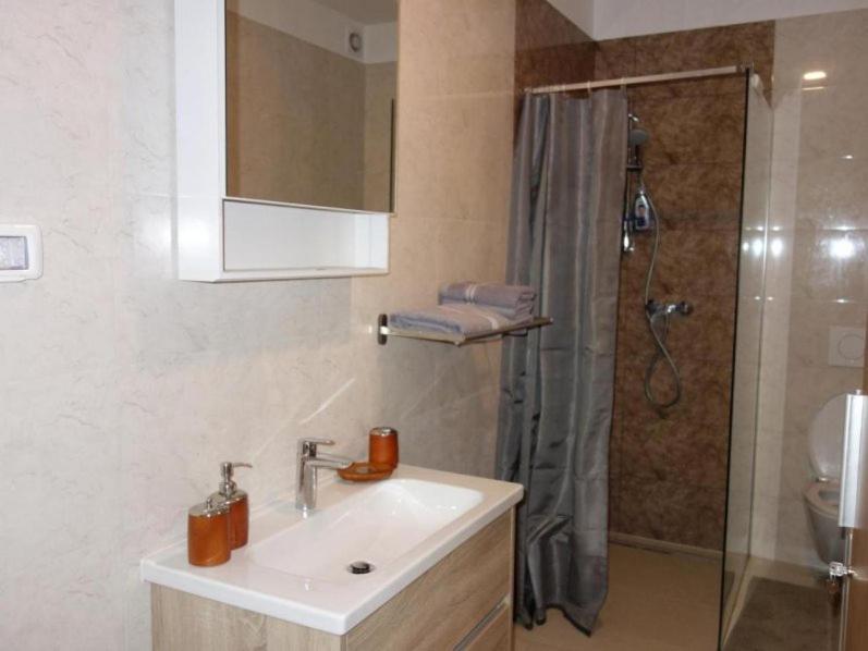Apartment Petrovic Медулин Екстер'єр фото